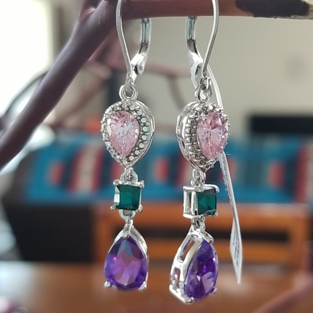 Beautiful earrings - Picture 2 of 6